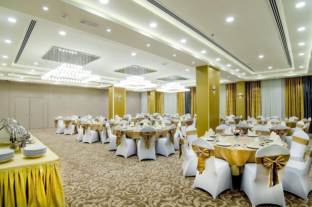 Hotel Al Murooj Grand